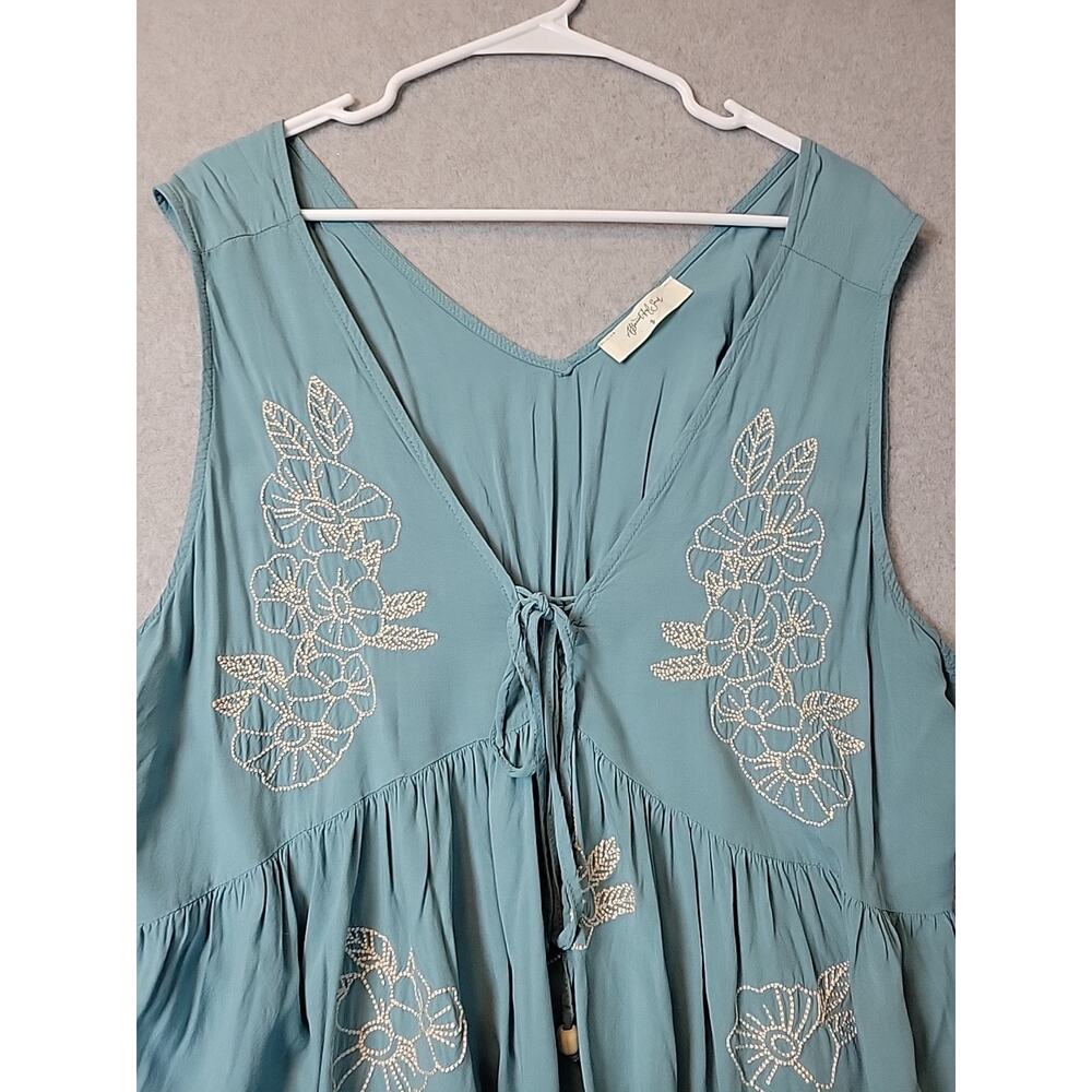 A Beautiful Soul Blue Floral Embroidered V Neck Tank Top Women Plus B 2X Stretch - Picture 3 of 12